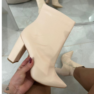 BOTA CANO CURTO SALTO BLOCO CARINE