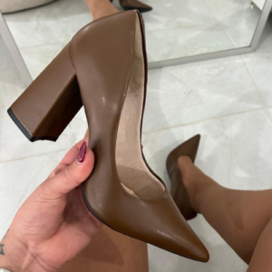 SCARPIN EM COURINO SALTO BLOCO DIANA
