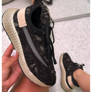 TÊNIS EM TRICOT COM RECORTE LATERAL ADARA